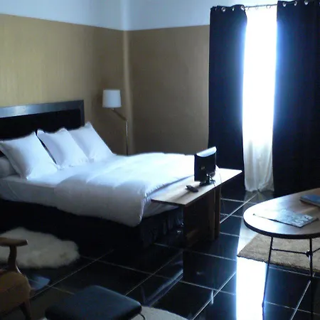 Ξενοδοχείο Hotel Saint Trophime 2*